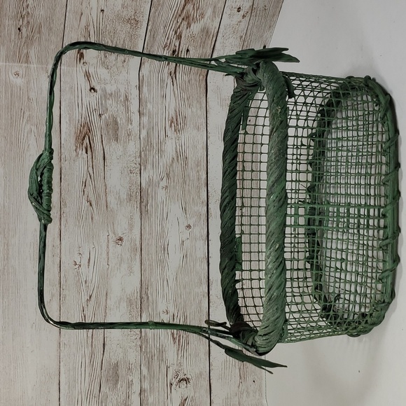 Set of 2 Vintage Wicker Metal Basket - Picture 13 of 15